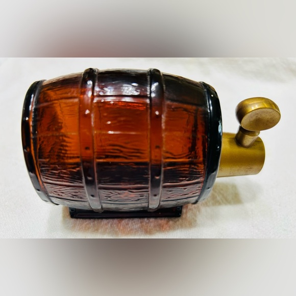Vintage Avon whiskey barrel aftershave container.  Mint condition, empty. - Picture 3 of 5